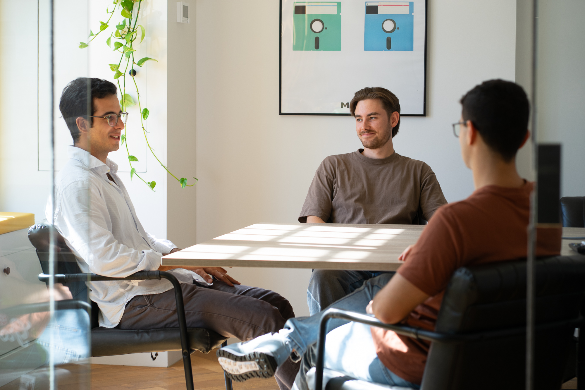 Picture of ML6 colleagues in a meeting